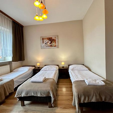 Hotelik Korona Raszyn Exterior photo