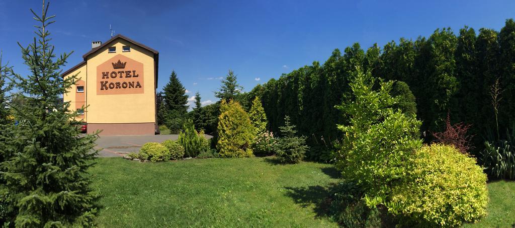 Hotelik Korona Raszyn Exterior photo