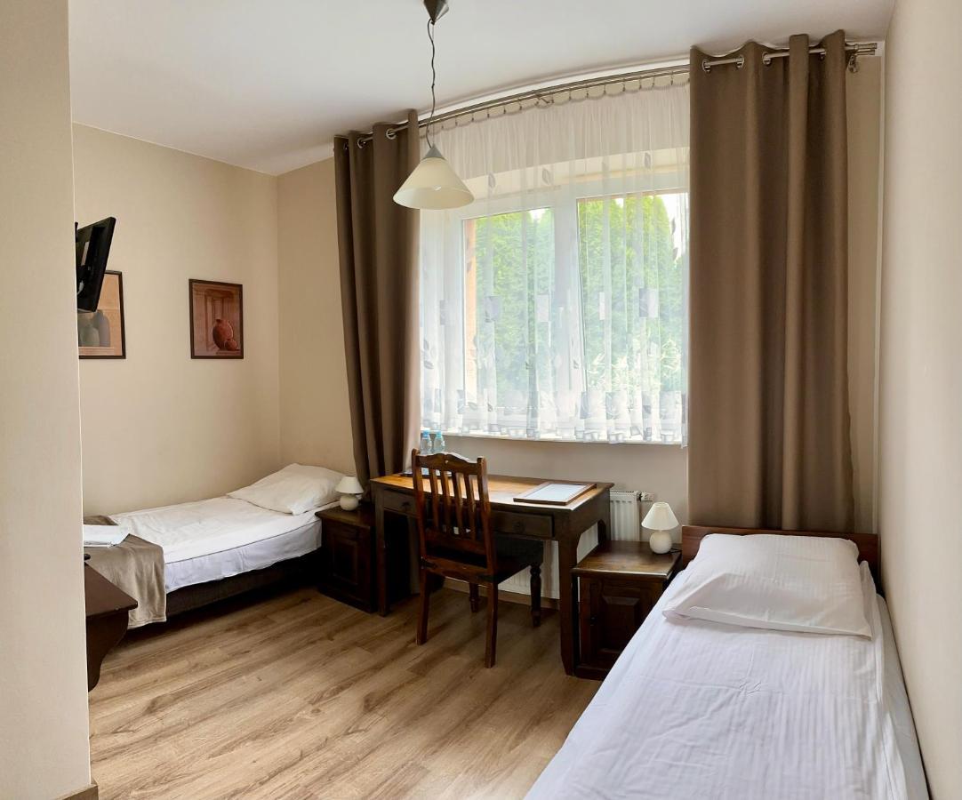 Hotelik Korona Raszyn Exterior photo
