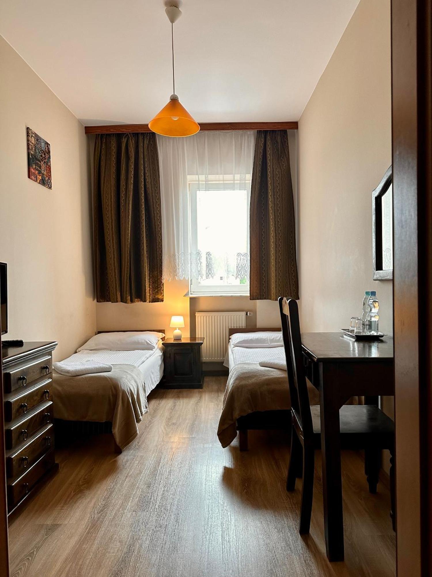Hotelik Korona Raszyn Exterior photo