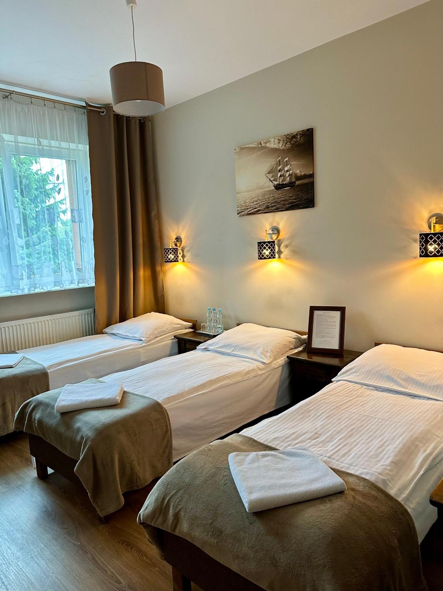 Hotelik Korona Raszyn Exterior photo