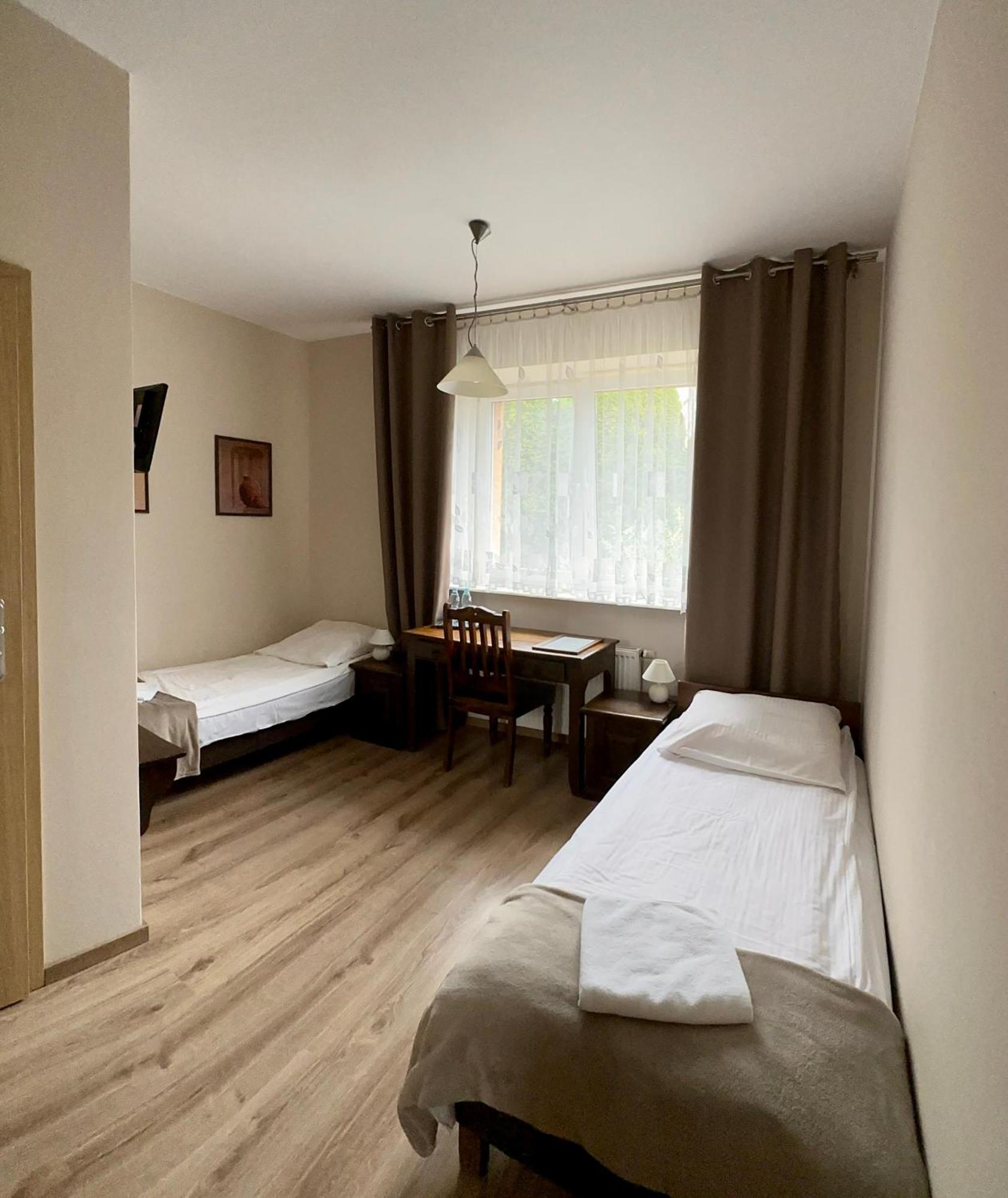 Hotelik Korona Raszyn Exterior photo