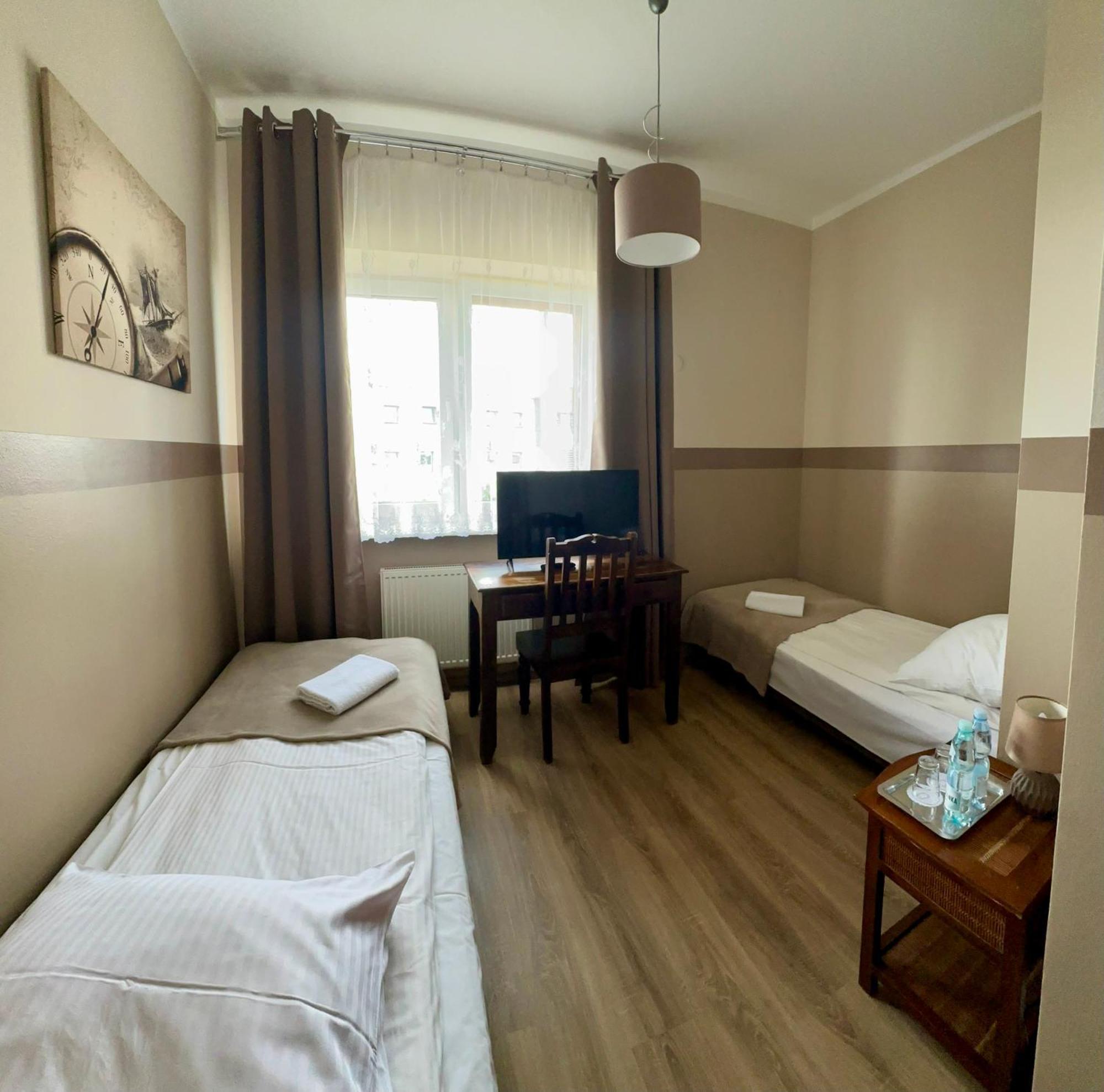 Hotelik Korona Raszyn Exterior photo