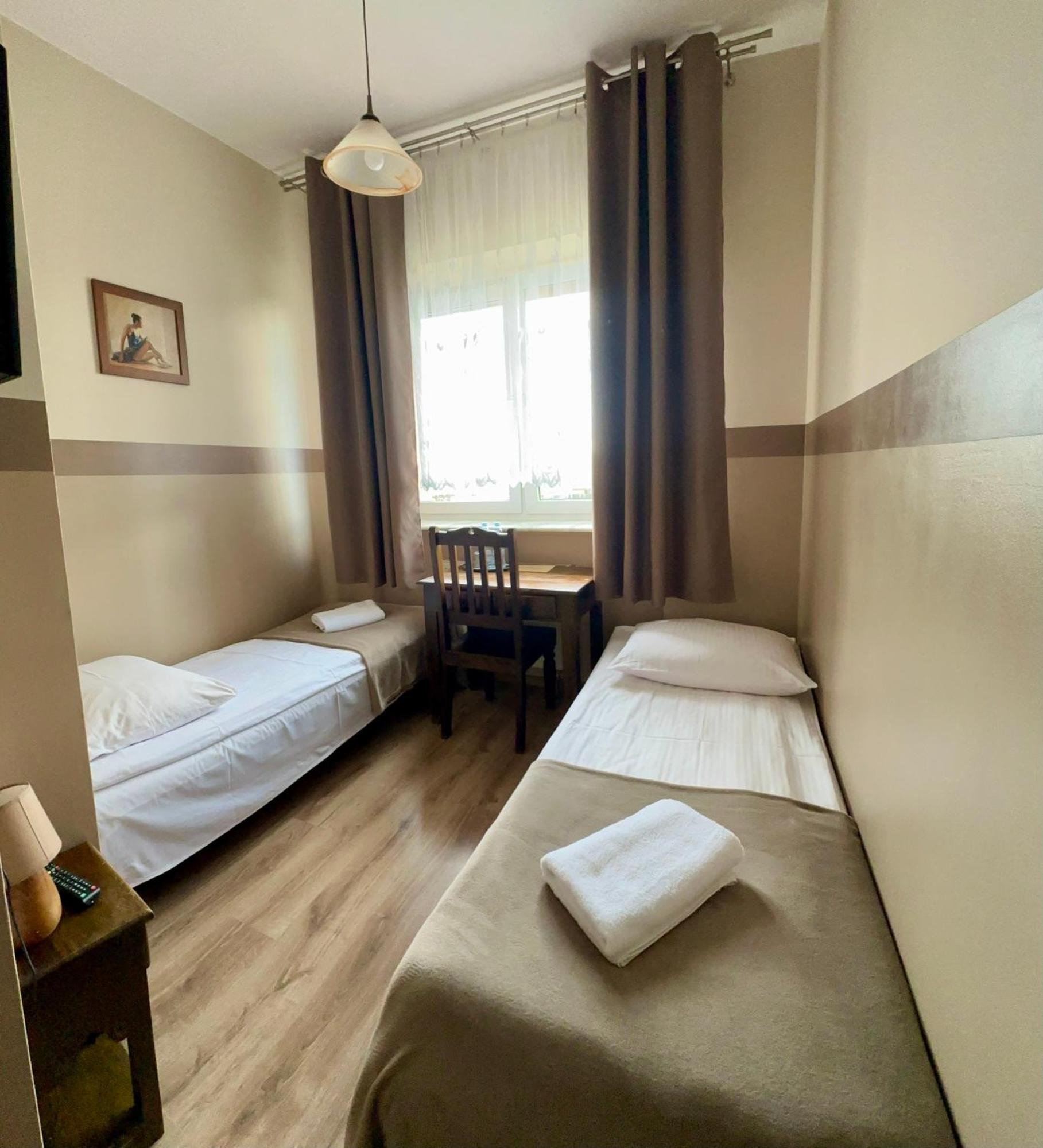 Hotelik Korona Raszyn Exterior photo